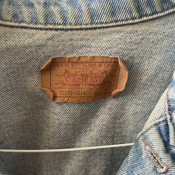 Cut Off Levi Jacket - Picture 3 of 4